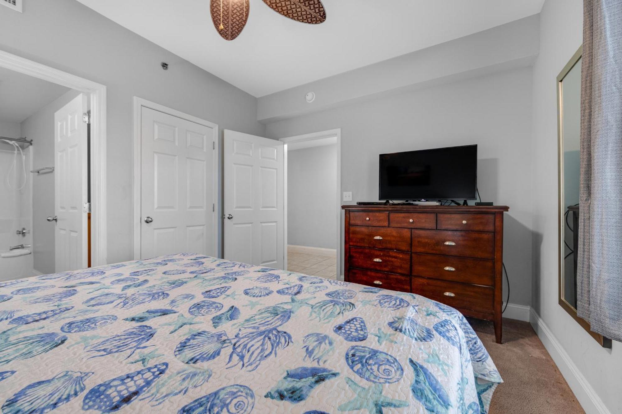 Laketown Wharf 1416!