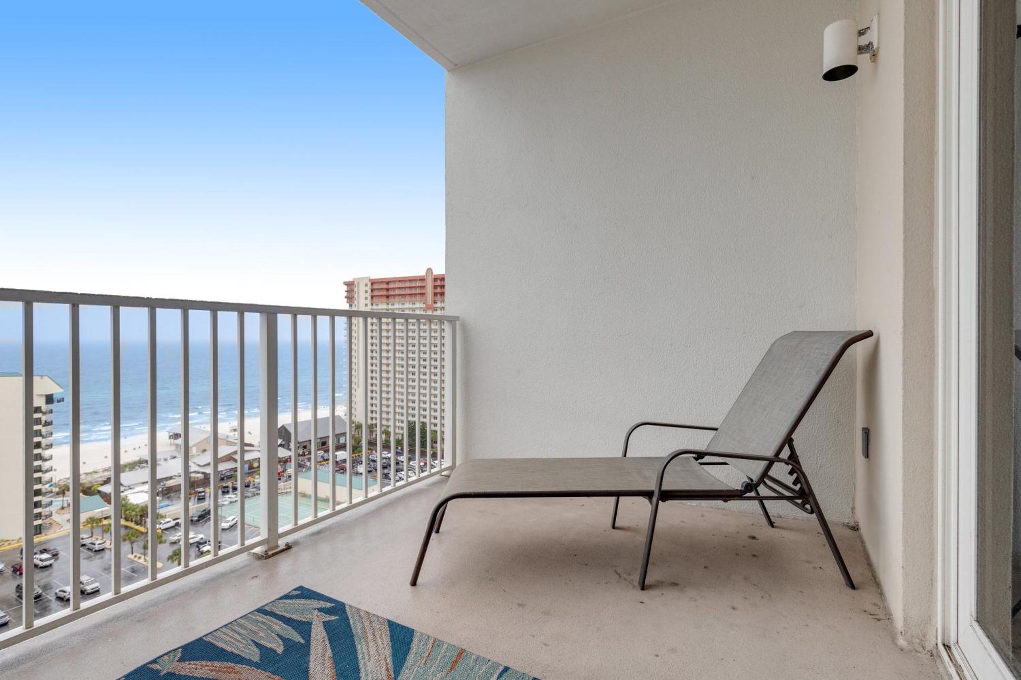 Laketown Wharf 1416! Holiday home